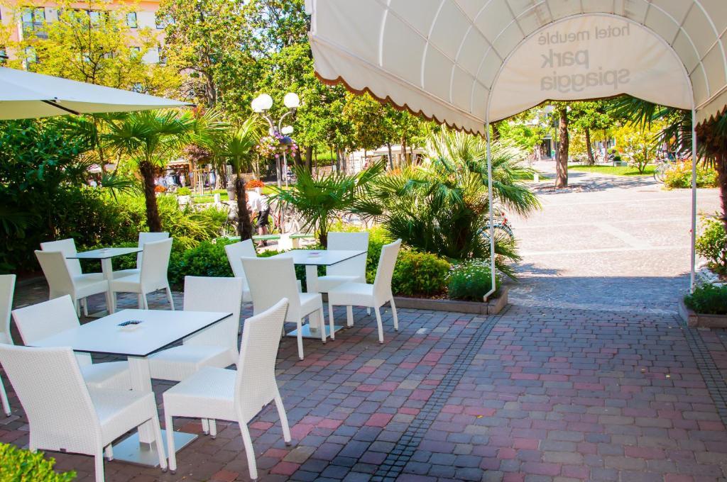 Hotel Park Spiaggia Градо Екстериор снимка