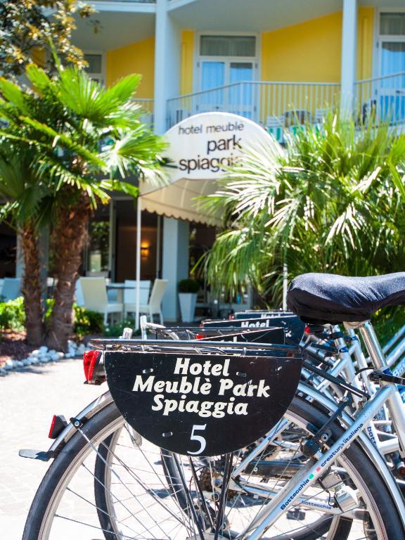 Hotel Park Spiaggia Градо Екстериор снимка
